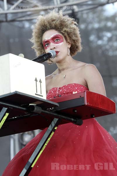 MARTINA TOPLEY BIRD - 2010-08-28 - SAINT CLOUD - Domaine National - Scene de l'Industrie - Martina Gillian Topley-Bird